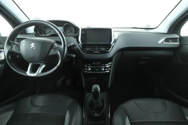 Peugeot 2008 image 2