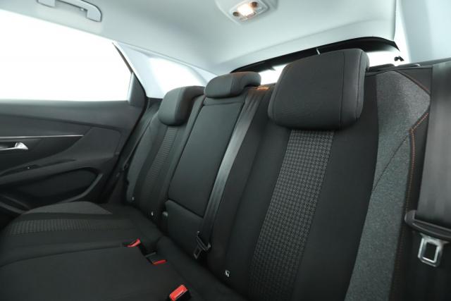 Peugeot 3008 image 8