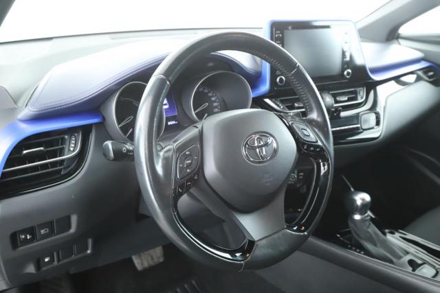 Toyota C-Hr image 6