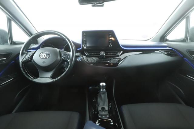 Toyota C-Hr image 9