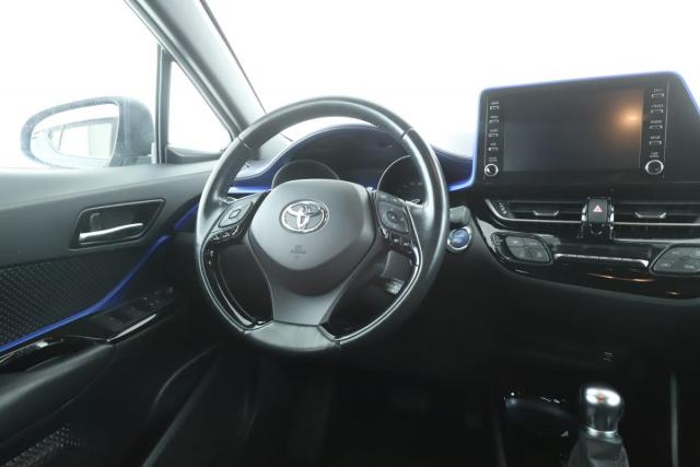 Toyota C-Hr image 2