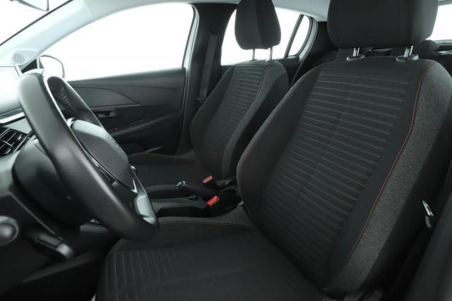 Peugeot 208 image 7