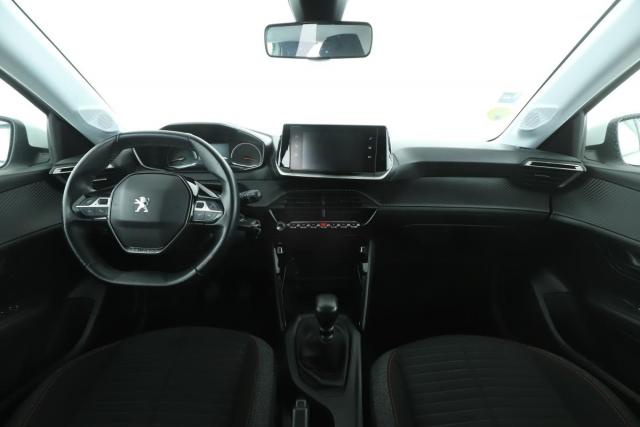 Peugeot 208 image 6