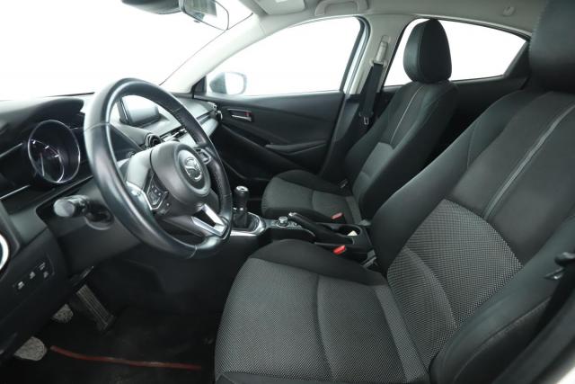 Mazda 2 image 7