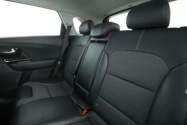 Kia Niro image 9