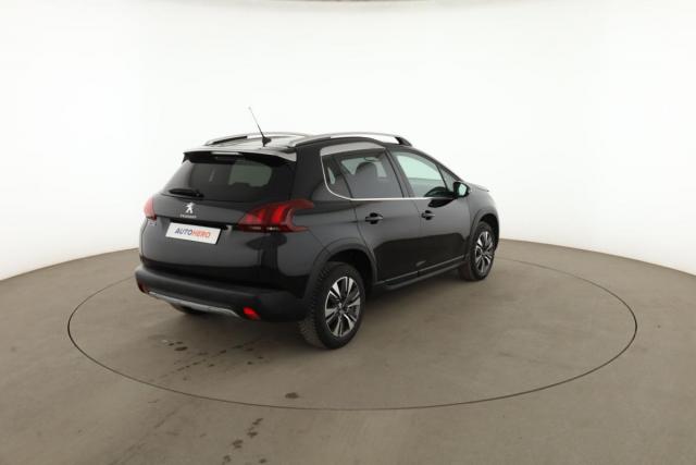 Peugeot 2008 image 8