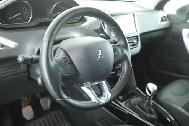 Peugeot 2008 image 1
