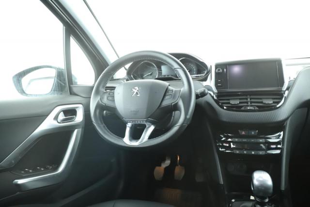 Peugeot 2008 image 3