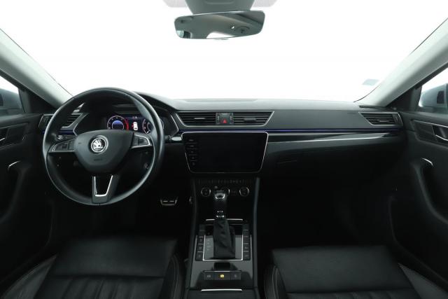 Skoda Superb Combi image 5