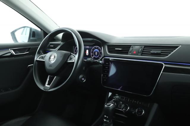 Skoda Superb Combi image 4