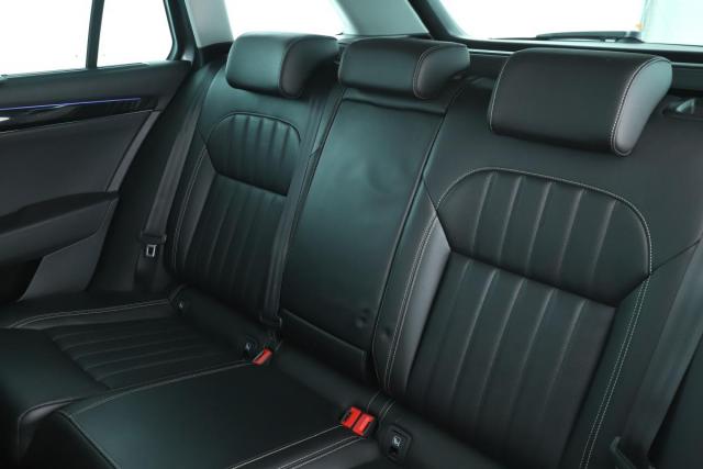 Skoda Superb Combi image 3