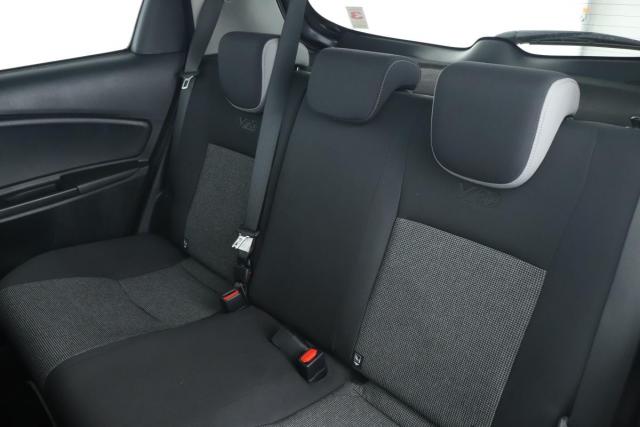 Toyota Yaris image 2