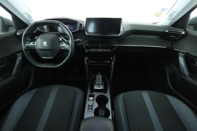 Peugeot 2008 image 8