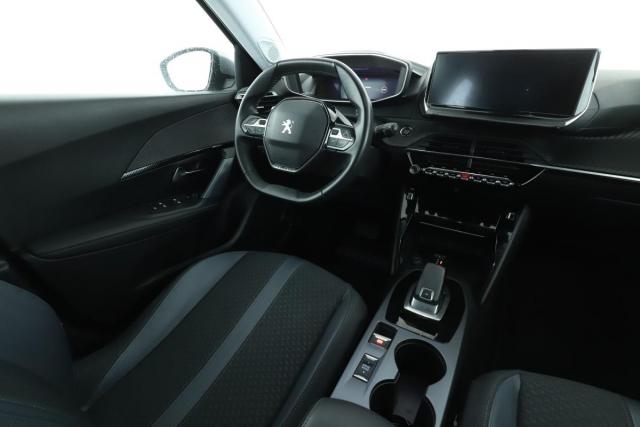 Peugeot 2008 image 2