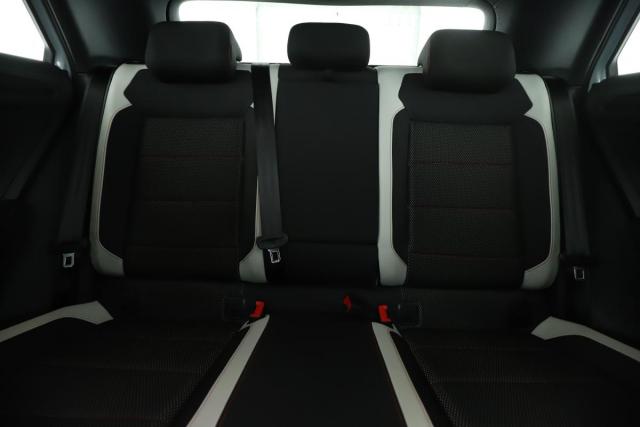 Volkswagen T-Roc image 1