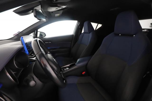Toyota C-Hr image 6