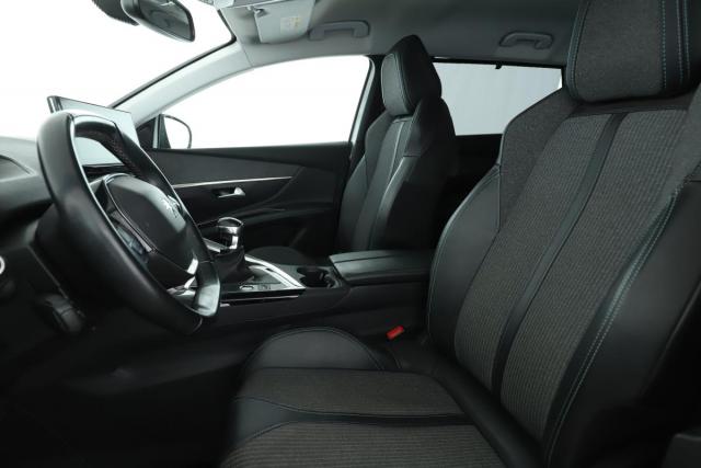 Peugeot 5008 image 1