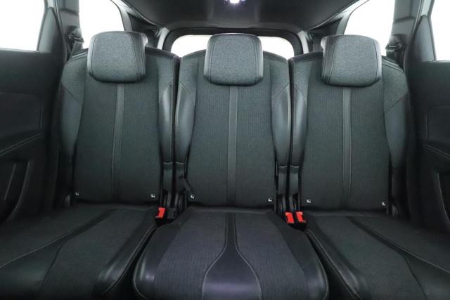 Peugeot 5008 image 2