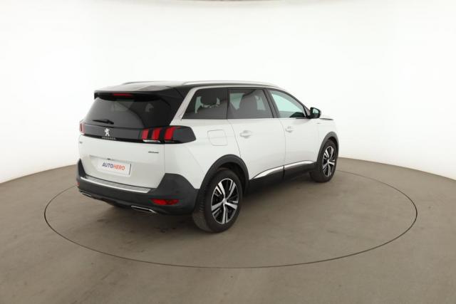 Peugeot 5008 image 1