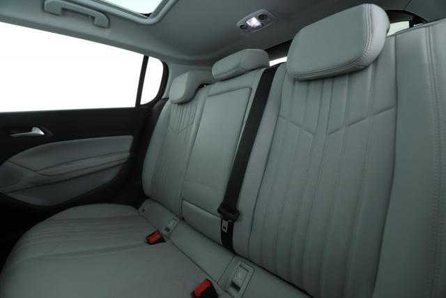 Peugeot 308 image 6