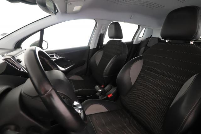 Peugeot 2008 image 8