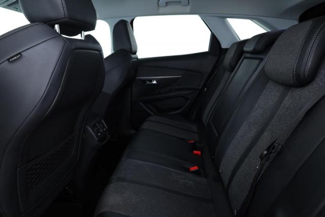 Peugeot 3008 image 2