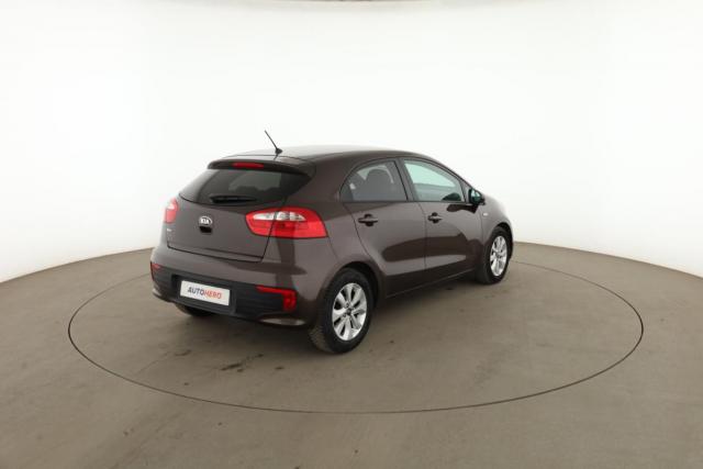 Kia Rio image 6
