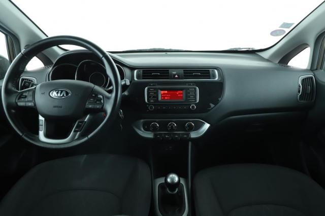 Kia Rio image 4