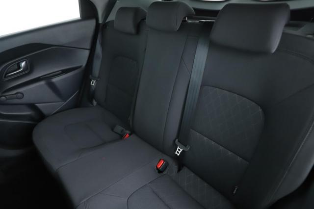 Kia Rio image 5