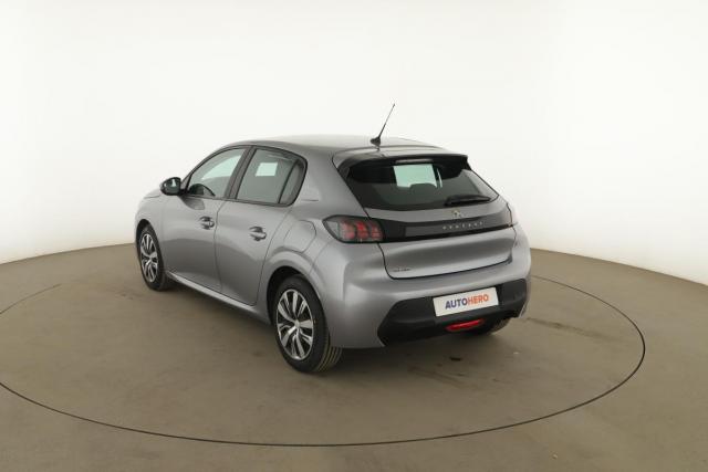 Peugeot 208 image 9
