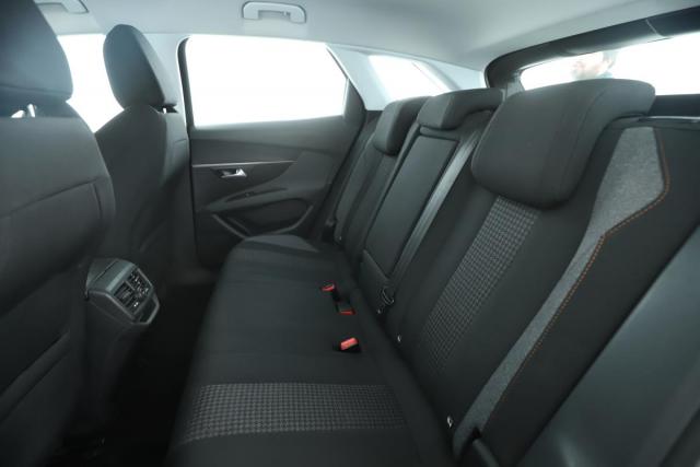 Peugeot 3008 image 6