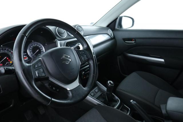 Suzuki Vitara image 4