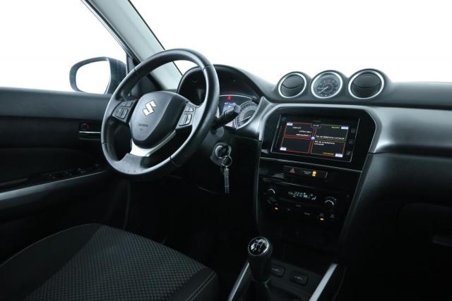 Suzuki Vitara image 2