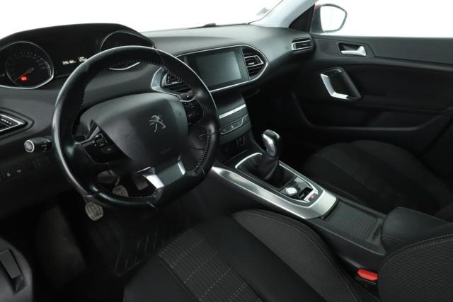 Peugeot 308 image 2
