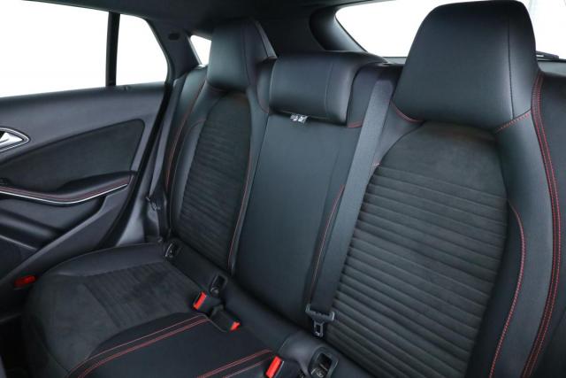 Mercedes Benz Cla Shooting Brake image 8