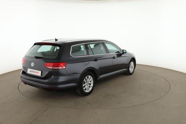 Volkswagen Passat Sw image 6
