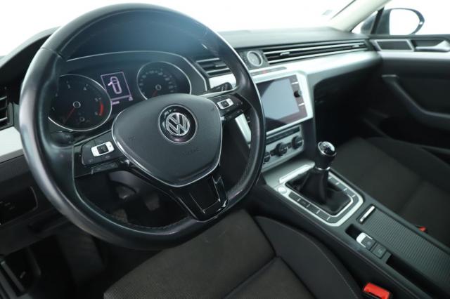 Volkswagen Passat Sw image 5