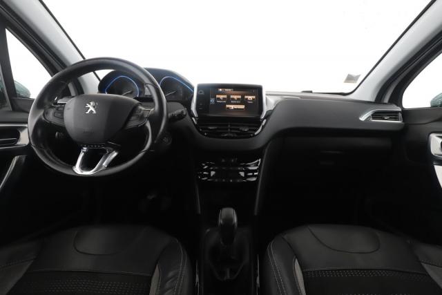 Peugeot 2008 image 2