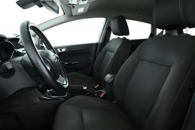 Ford Fiesta image 6