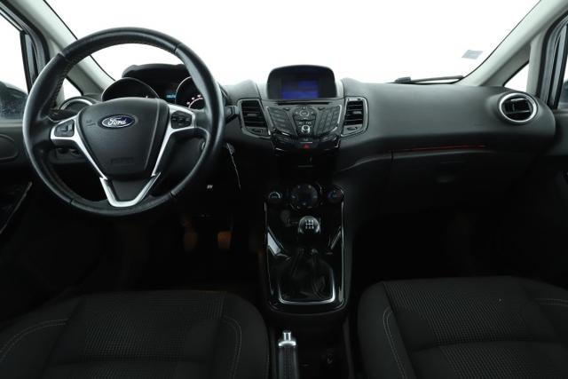 Ford Fiesta image 9