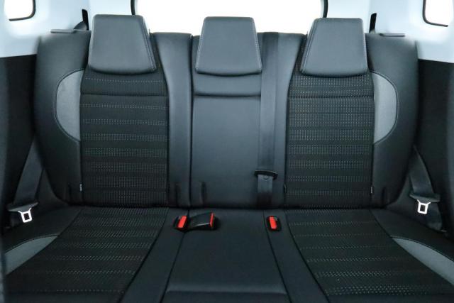 Peugeot 2008 image 7