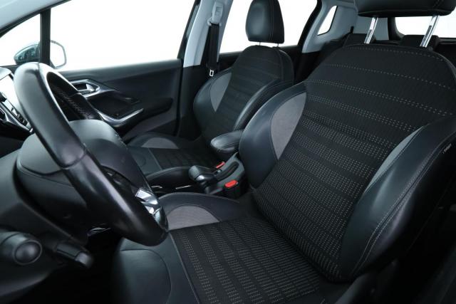 Peugeot 2008 image 2