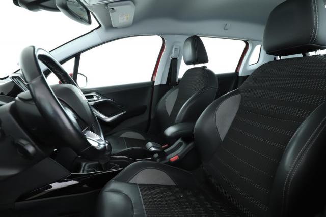 Peugeot 2008 image 9