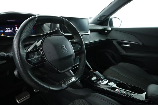 Peugeot 2008 image 2