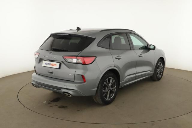 Ford Kuga image 9
