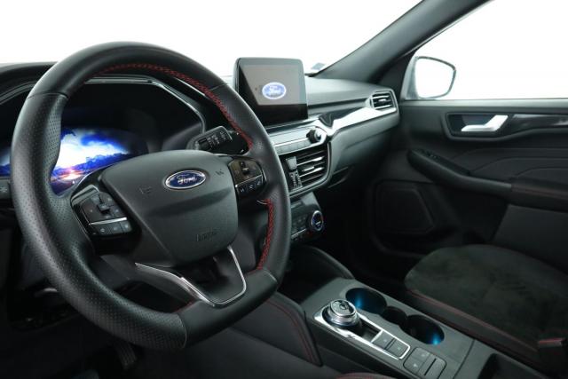 Ford Kuga image 5