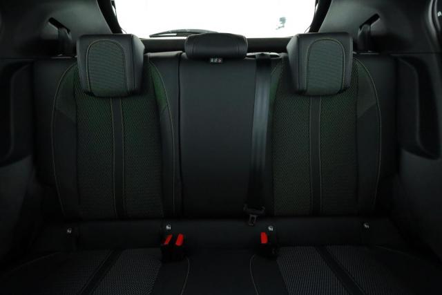 Peugeot 2008 image 3