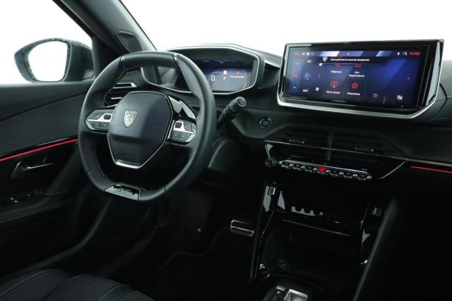 Peugeot 2008 image 1