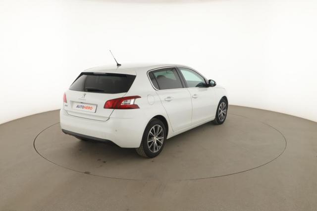 Peugeot 308 image 8