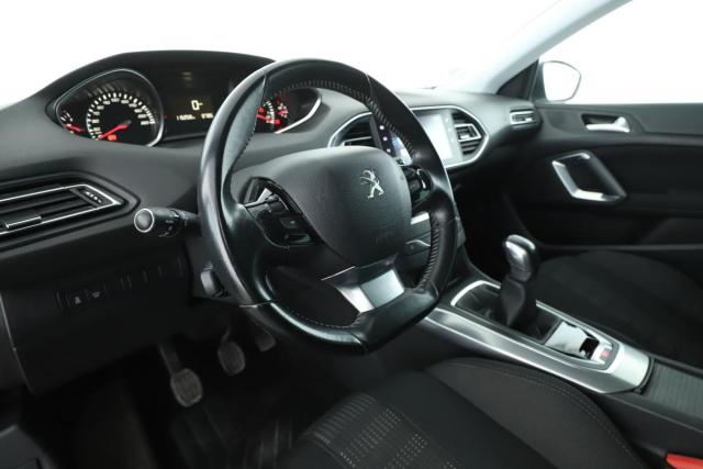 Peugeot 308 image 1